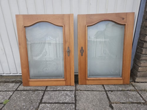 Deurtjes met geetste ruitjes