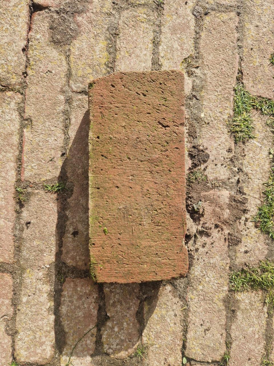 Rode gebakken klinkers