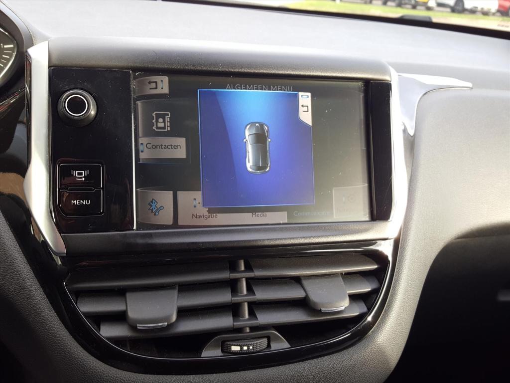 Peugeot 208 envy 1.2 vti 82pk 5d navigatie | cruise & climate control | par