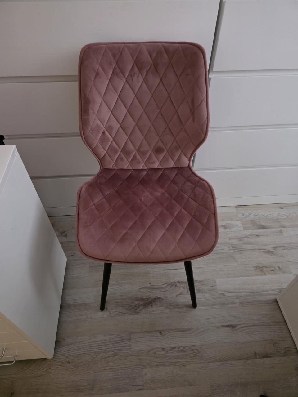 3 stuks roze eetkamerstoelen