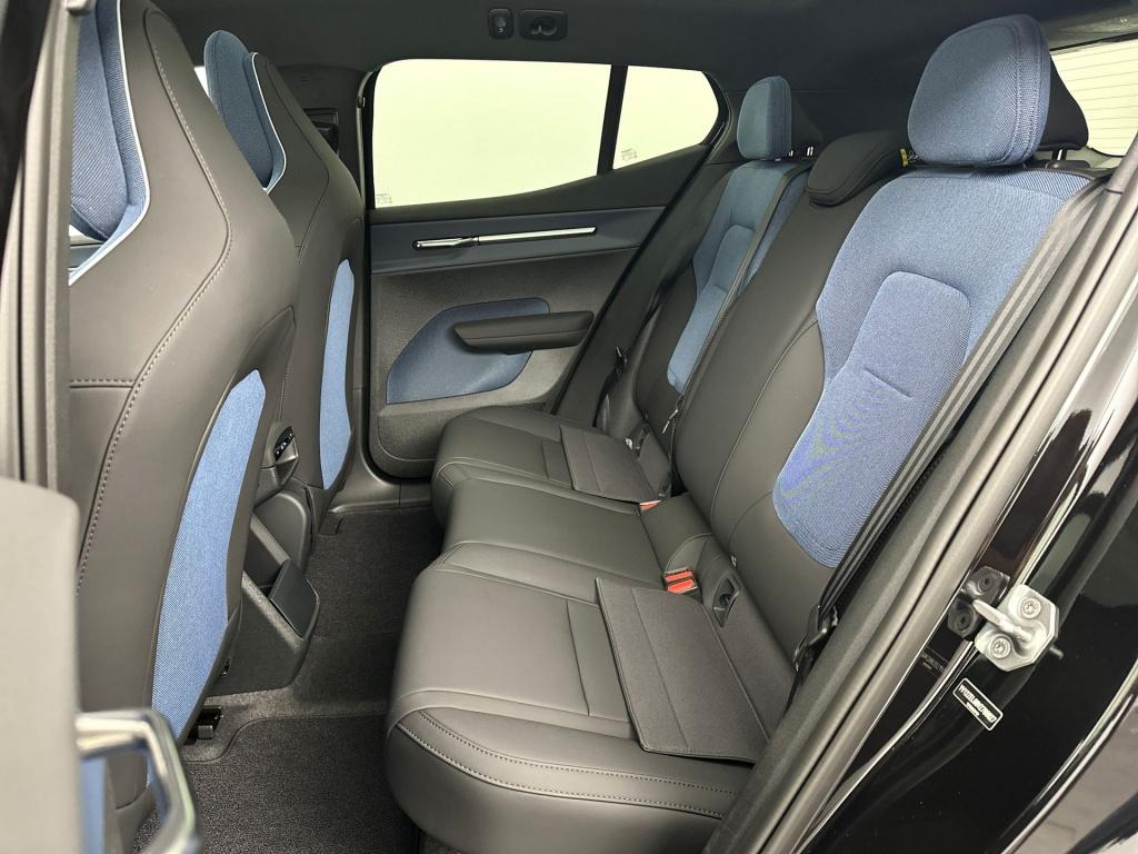 Volvo Ex30 p5 long range ultra black edition