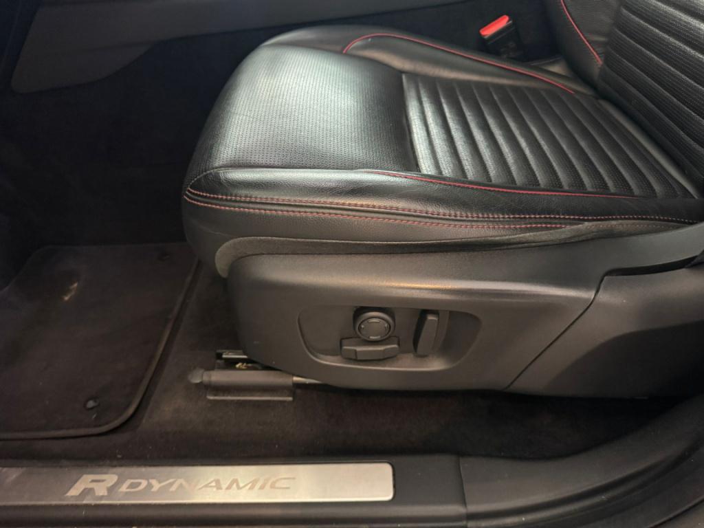 Land Rover Discovery p300e 1.5 r-dynamic s