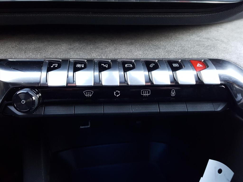 Peugeot 3008 1.2 130pk automaat gt black pack trekhaak | apple carplay & an