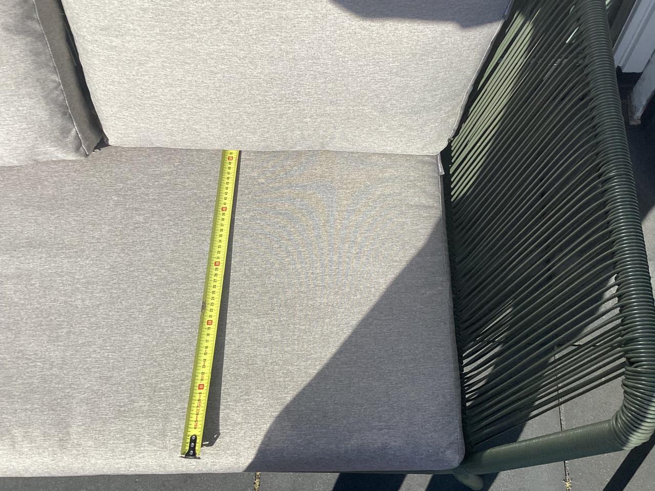 Tuinset met kussens + tafeltje