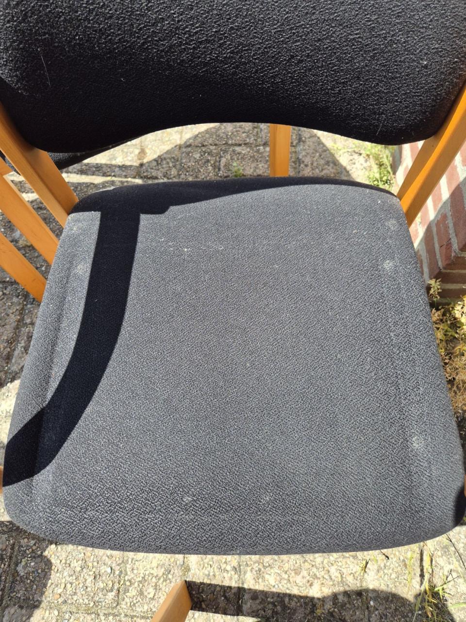 Vijf eetkamerstoelen