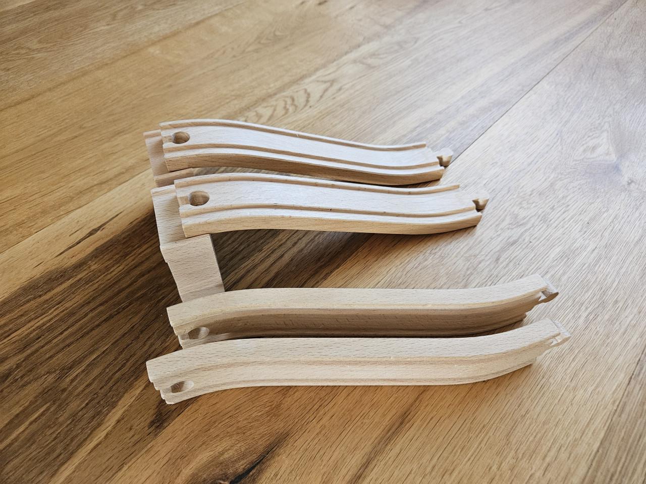 Houten treinbaan Brio en Eichhorn