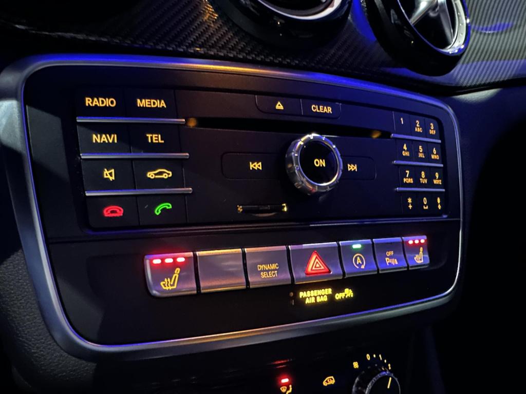 Mercedes-Benz Gla-klasse 180 business solution amg night upgrade *leer*stoe