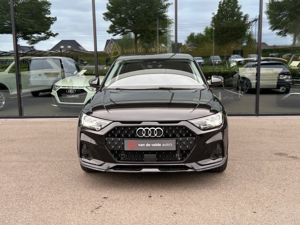 Audi A1 allstreet 30 tfsi 110pk s-tronic business edition | led | camera | 