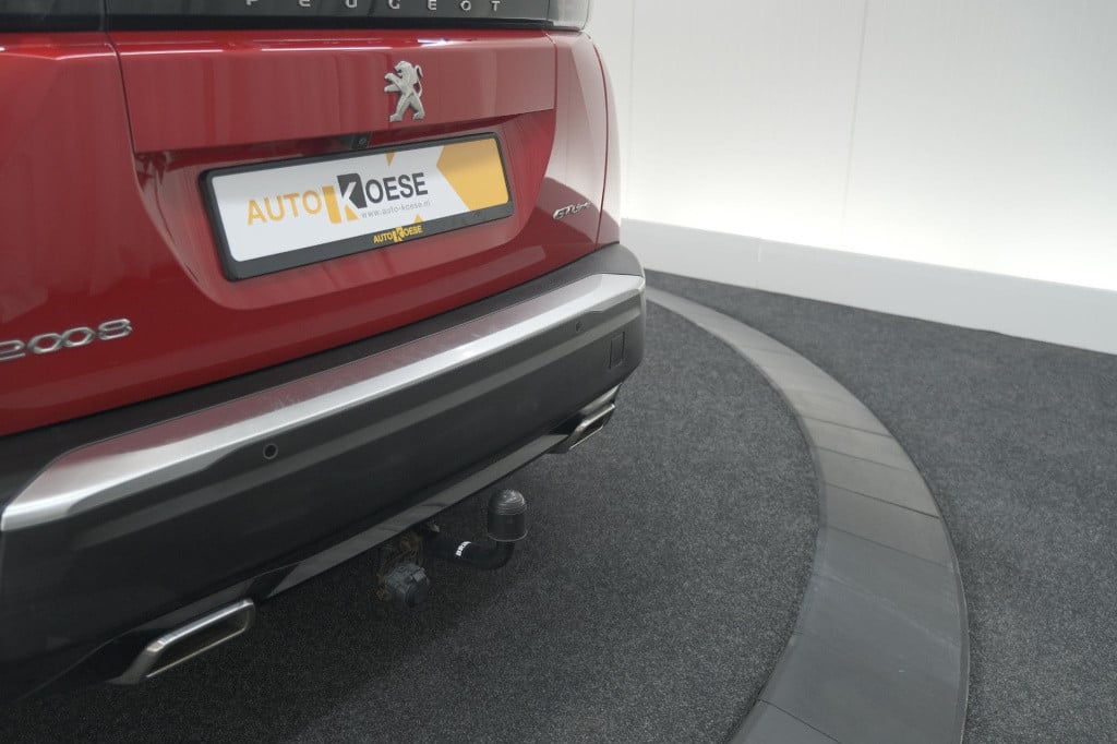 Peugeot 2008 puretech 130 gt-line | trekhaak | camera | apple carplay | par