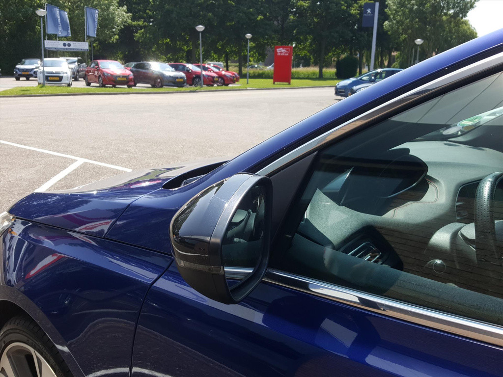 Peugeot 308 gt 1.6 turbo-205pk navigatie | full-led | alcantara | trekhaak 