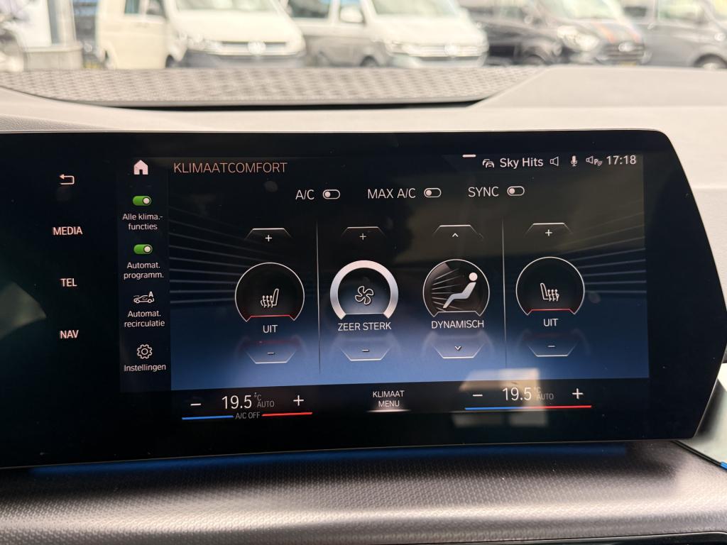 BMW 2-serie active tourer 220i m-sport | pano | cruise | lane assist | hud 