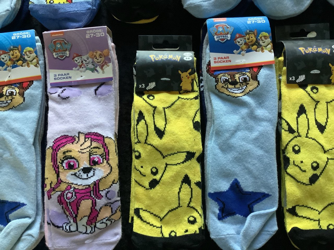 Partij Paw Patrol en Pokemon sokken. ( partij 141)