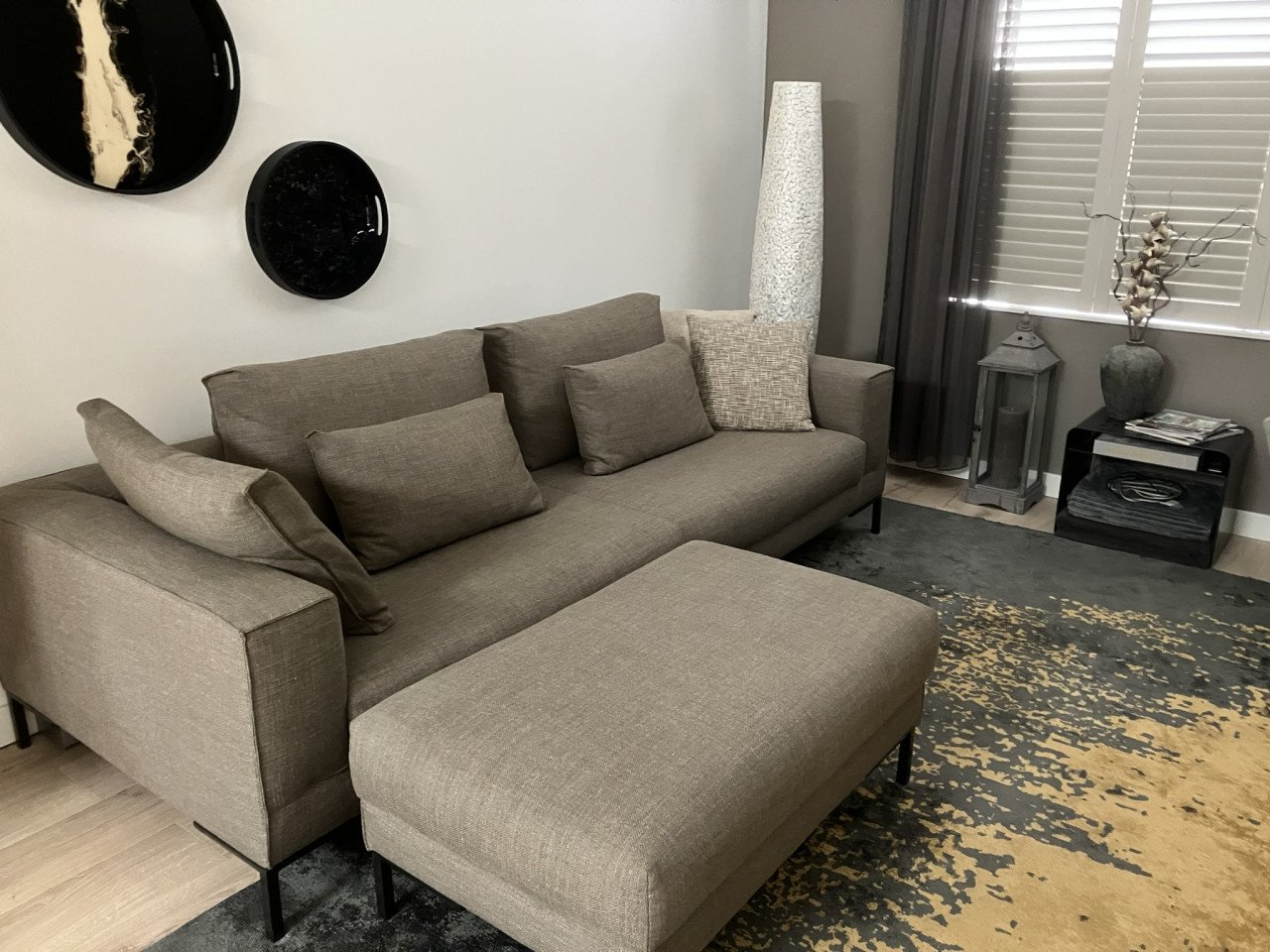Design on Stock grote bank en poef