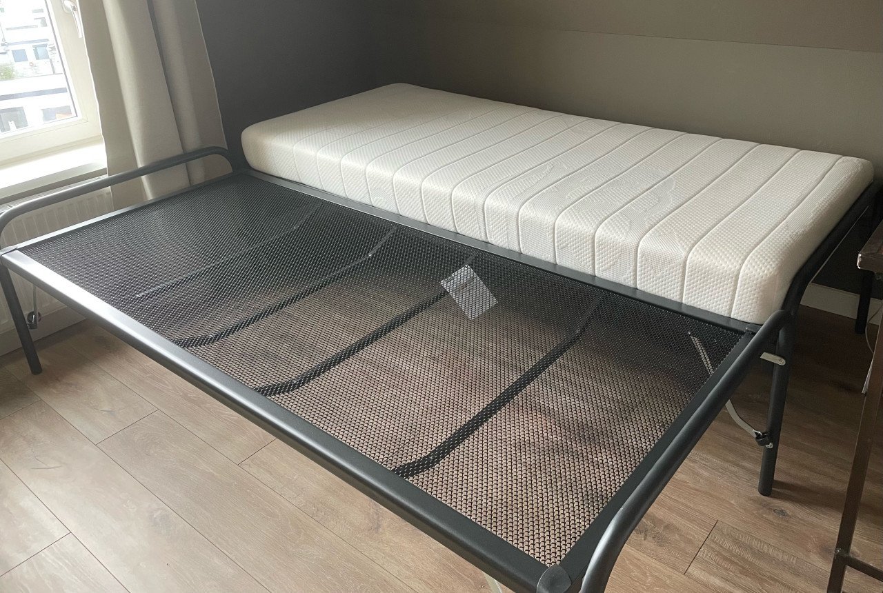 Onderschuifbed nieuw 🤩(merk : Avek twin) met nieuw Auping matras