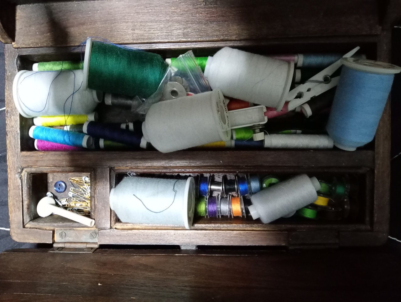 Naaimachine met extra spullen