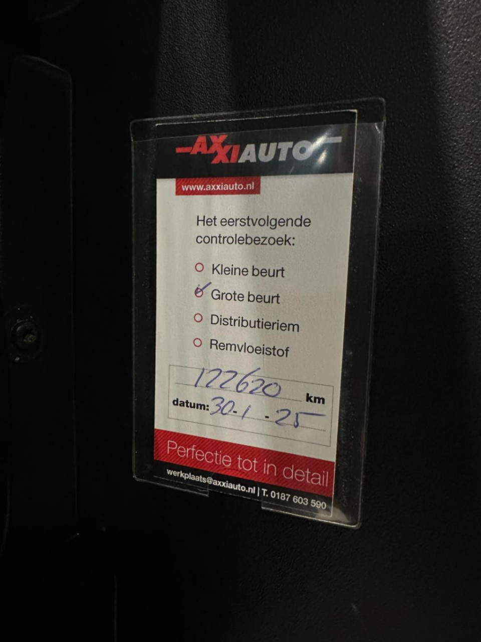 Land Rover Defender 2.4 td 110" x-tech dc *grijs kenteken 7 persoons*