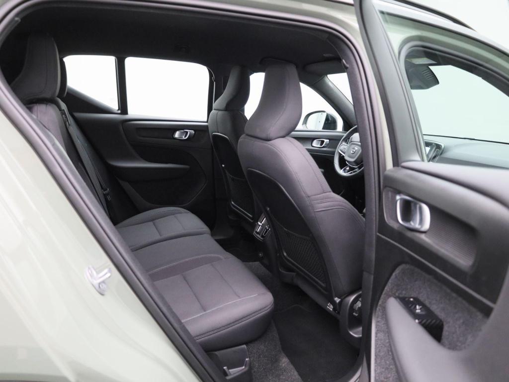 Volvo XC40 single motor extened range core 82 kwh | automaat | apple carpla