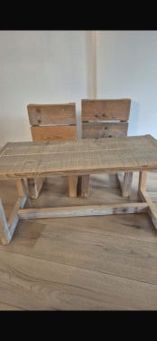Steigerhouten kinder bureau + stoelen