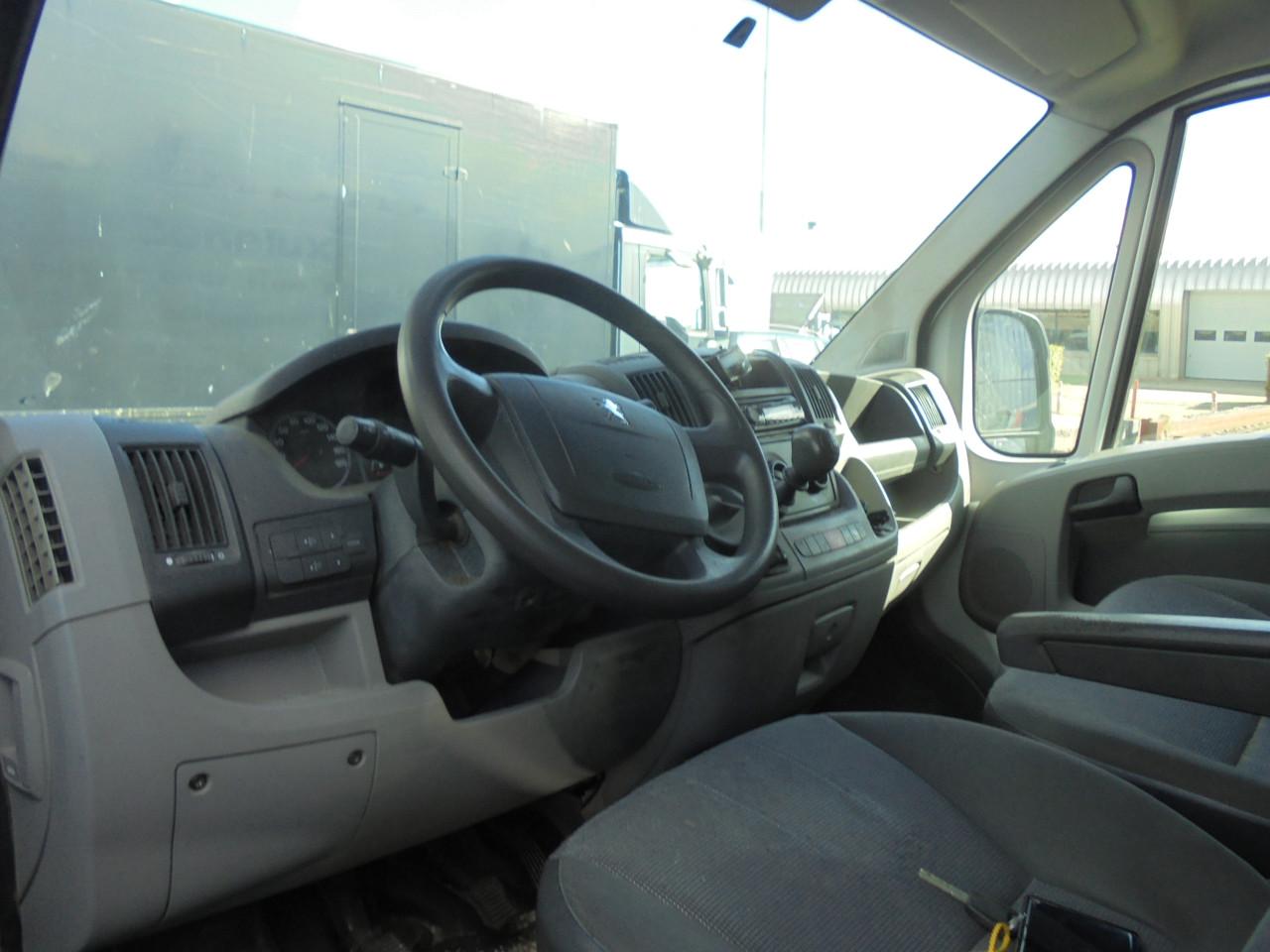 Peugeot Boxer 330 L1H1 uit 2010 Met motor schade ( rijd baar ) 224.651 Km