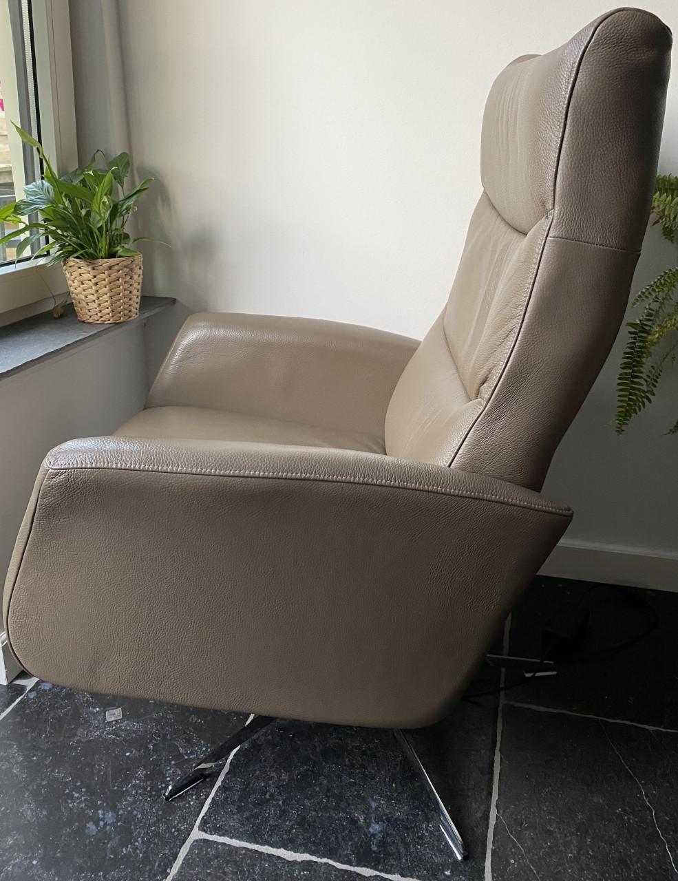 Mooie elektrisch bedienbare relax fauteuil, taupe