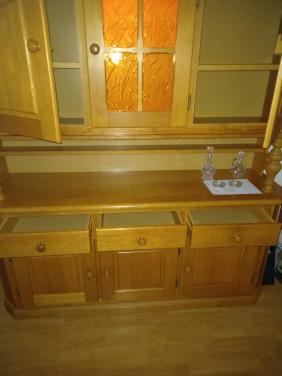 Te koop kast in twee delen te vervoeren