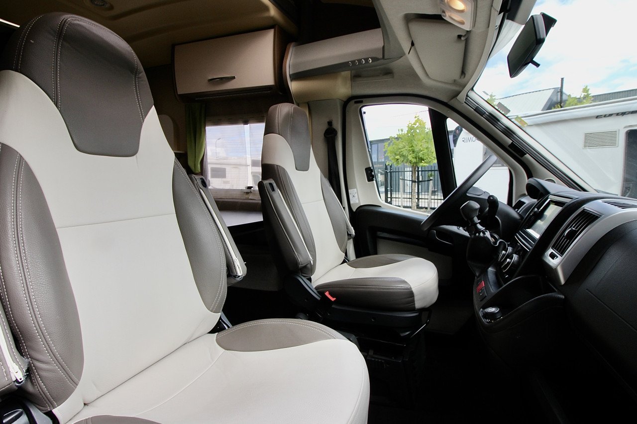 Chausson Welcome 625       (Vast lengtebed+elec. Hefbed)