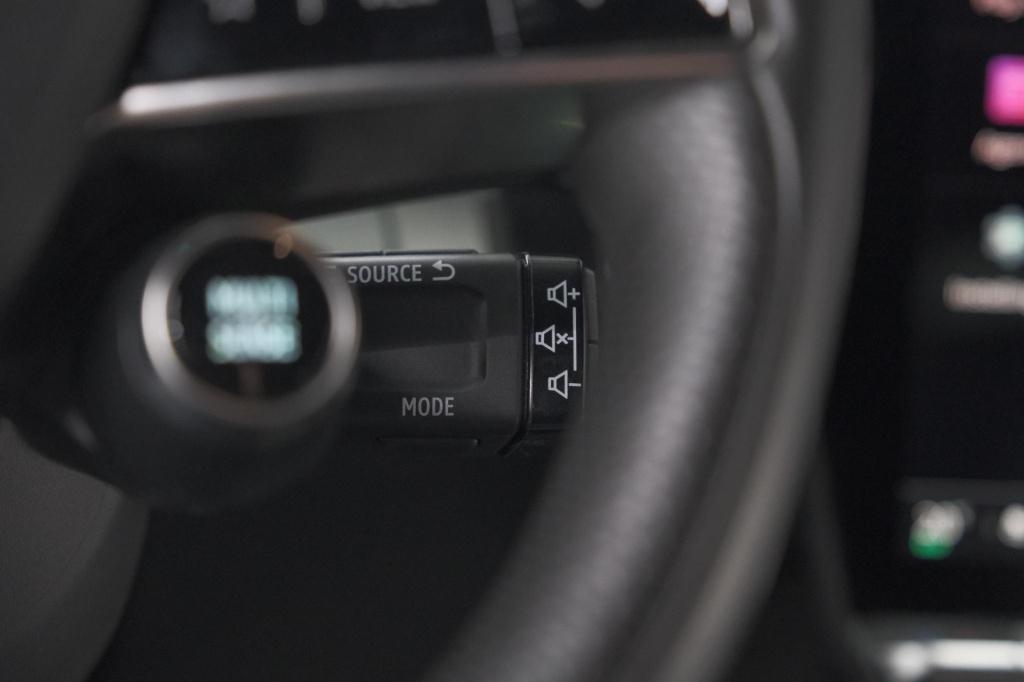 Renault Megane E-tech ev40 boost charge techno | pack winter | camera | app