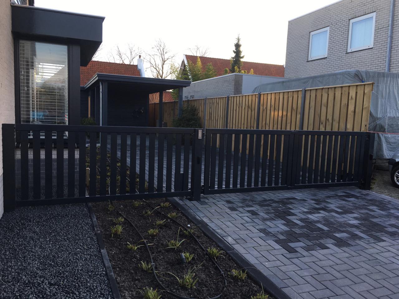 Nieuw / Direct leverbaar: Zware Lamellen Inrijpoort 360 cm breed.