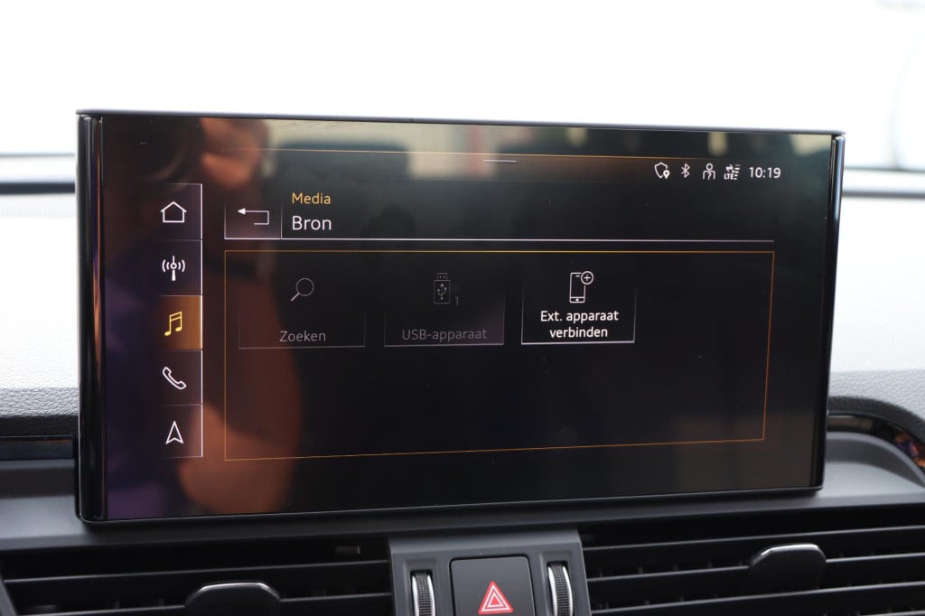 Audi Q5 50 tfsi e quattro s edition 300pk s-tronic audi q5 50 tfsi e s edit