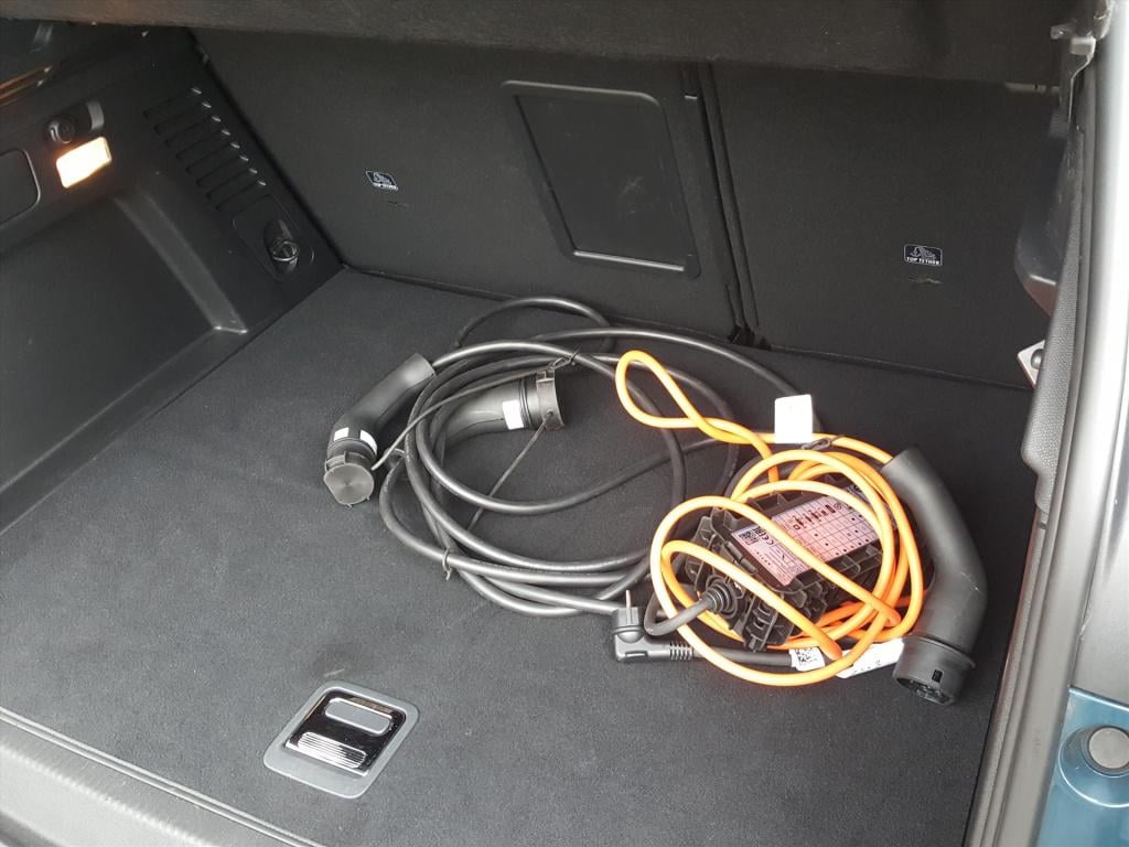 Peugeot 3008 1.6 plug-in hybrid 225pk e-eat8 allure pack business | navi |