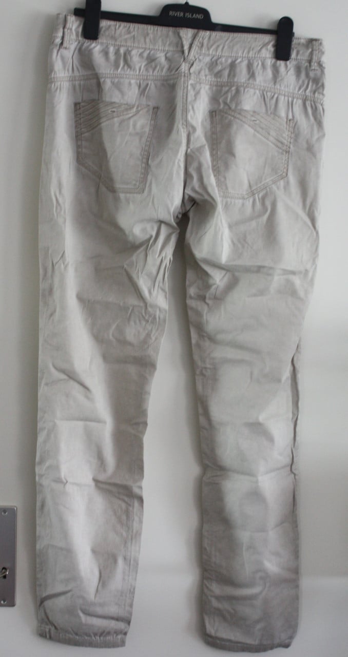 Lange broek offwhite crame kleurig  maat 40