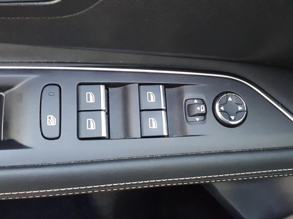 Peugeot 3008 1.2 130pk automaat gt black pack trekhaak | apple carplay & an