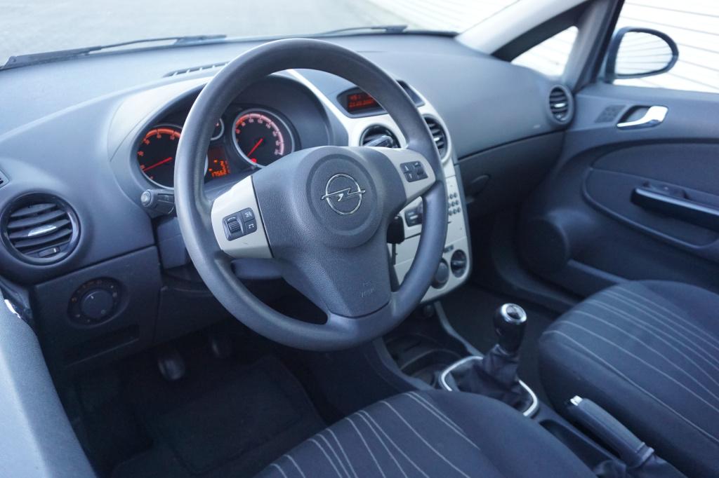 Opel Corsa 1.4-16v enjoy airco / cruise / elektr. ramen / lm velgen /  nap