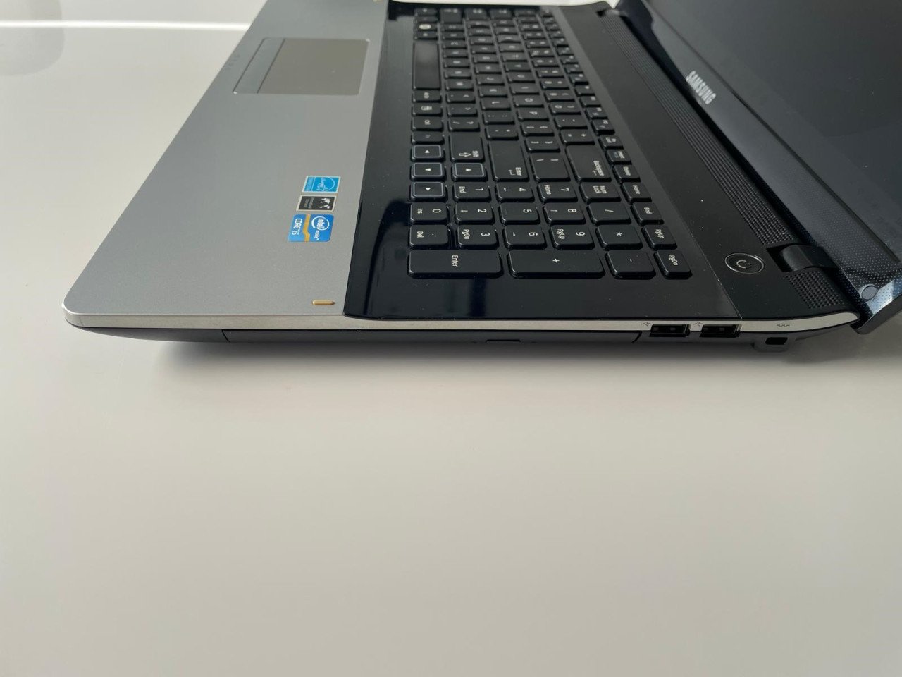 Samsung 17 inch laptop | Windows 11 SSD 8GB RAM Office + Muis