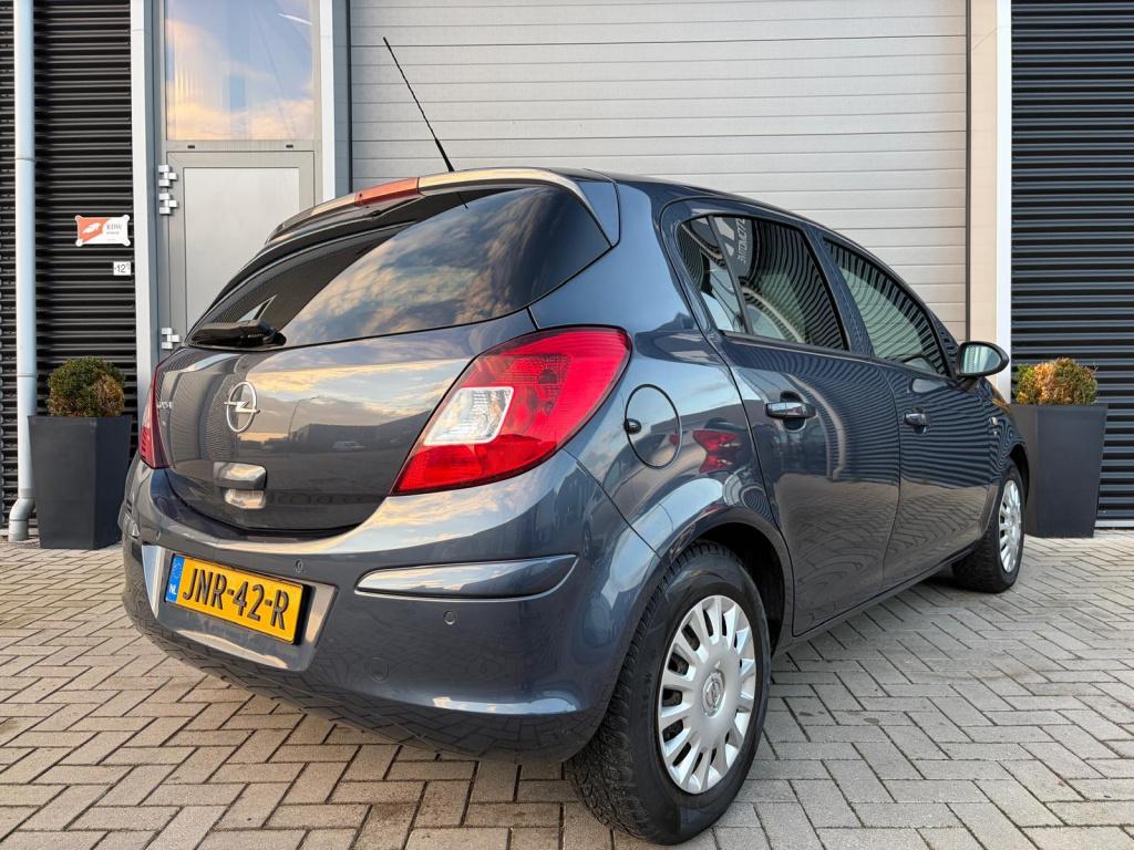 Opel Corsa 1.4-16v '111' edition