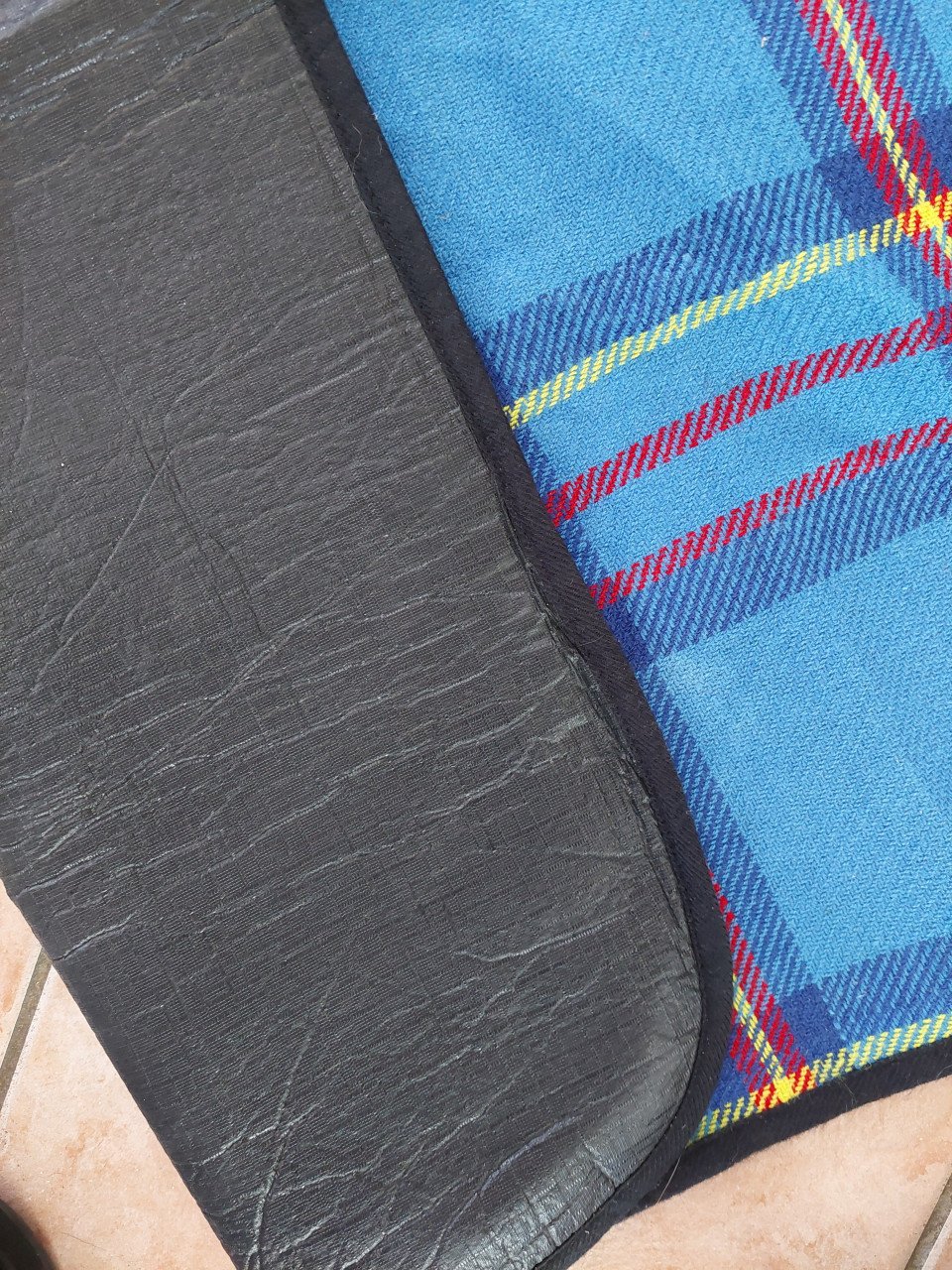 Picknickkleed blauw geruit, handig tot tas op te vouwen