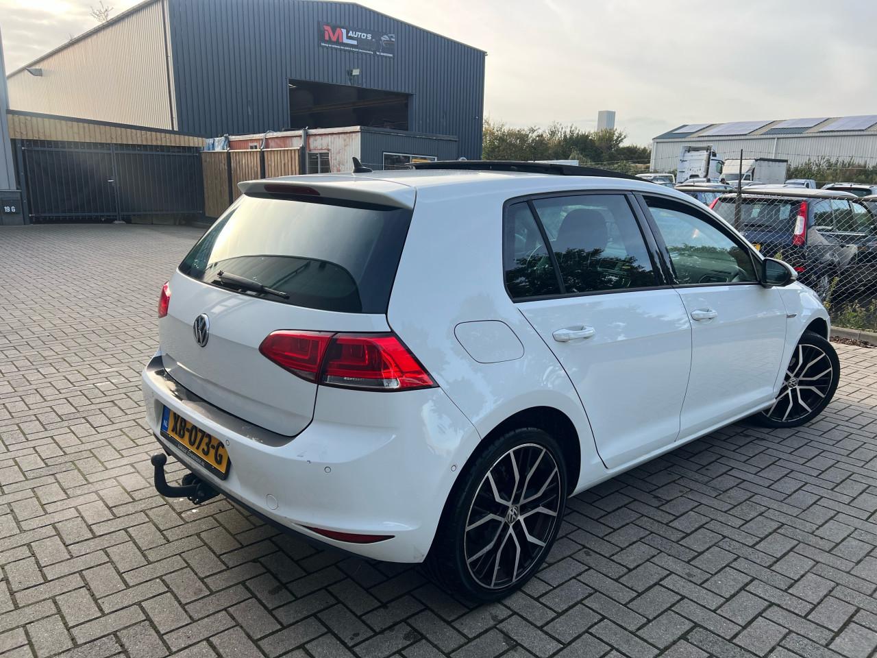 Volkswagen Golf 1.2TSI Cup Edition Automaat Pano