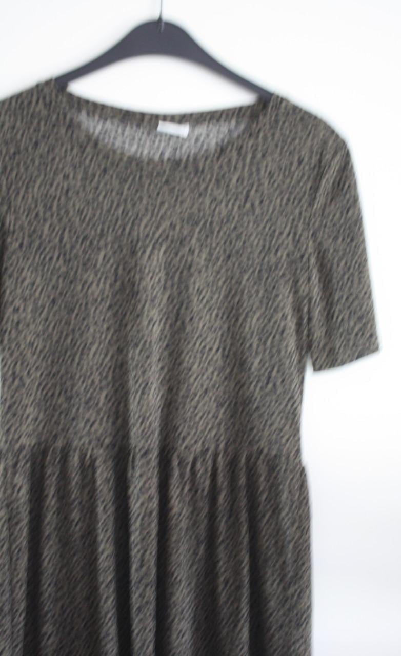 Groen met zwarte vlekken jurk maat s