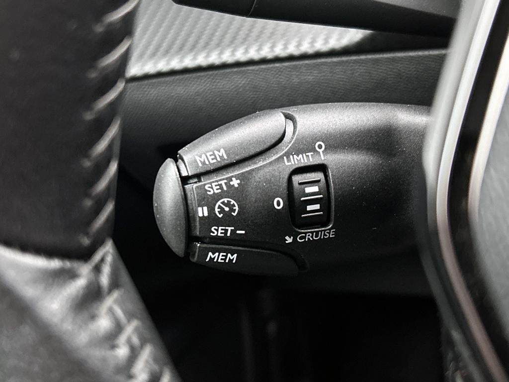 Peugeot 2008 1.2 puretech allure | 130 pk | dealeronderhouden |