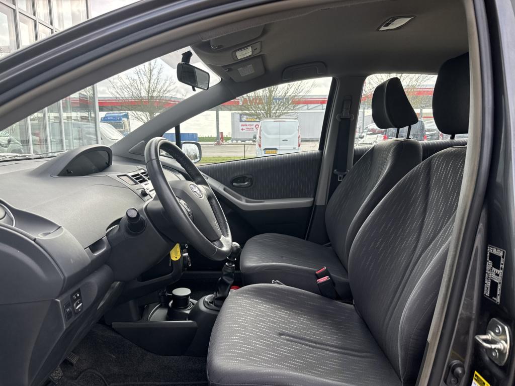 Toyota Yaris 1.3 vvti dynamic | airco | lm velgen