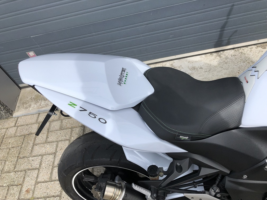 ***VERKOCHT*** Volledig aangeklede Kawasaki Z750 ABS '13, 22dkm €4995,-