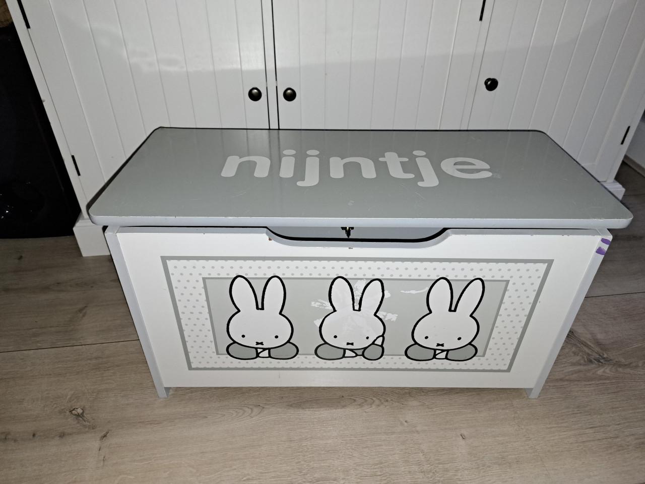 Nijntje houten speelgoedkist