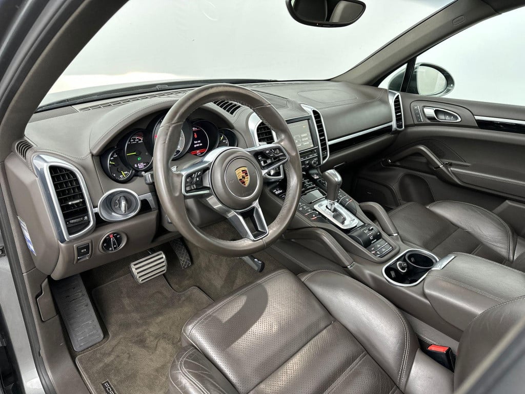 Porsche Cayenne 3.0 s e-hybrid panorama bose luchtvering trekhaak