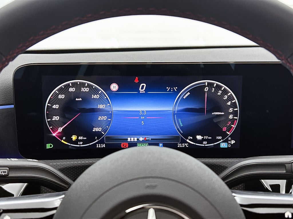 Mercedes-Benz A-Klasse 250 e business solution amg | parkeerpakket met acht