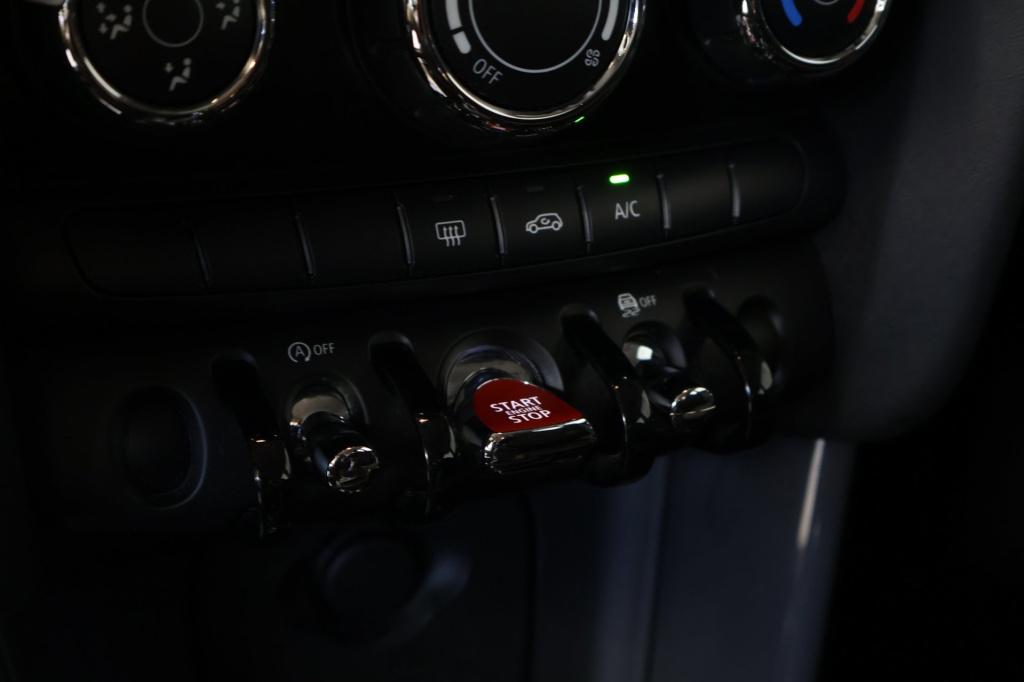 Mini 3-deurs 1.5 cooper nl auto, apple carplay, airco, lm wielen,
