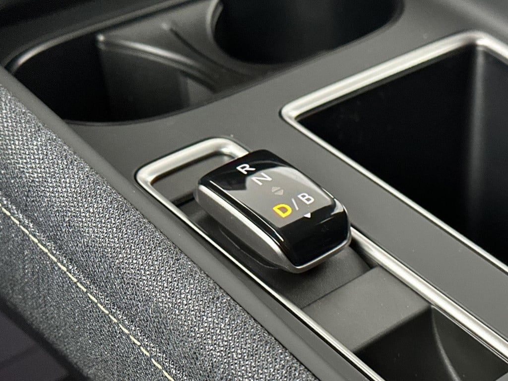 Skoda Elroq business edition tour elektromotor 210 kw / 286 pk