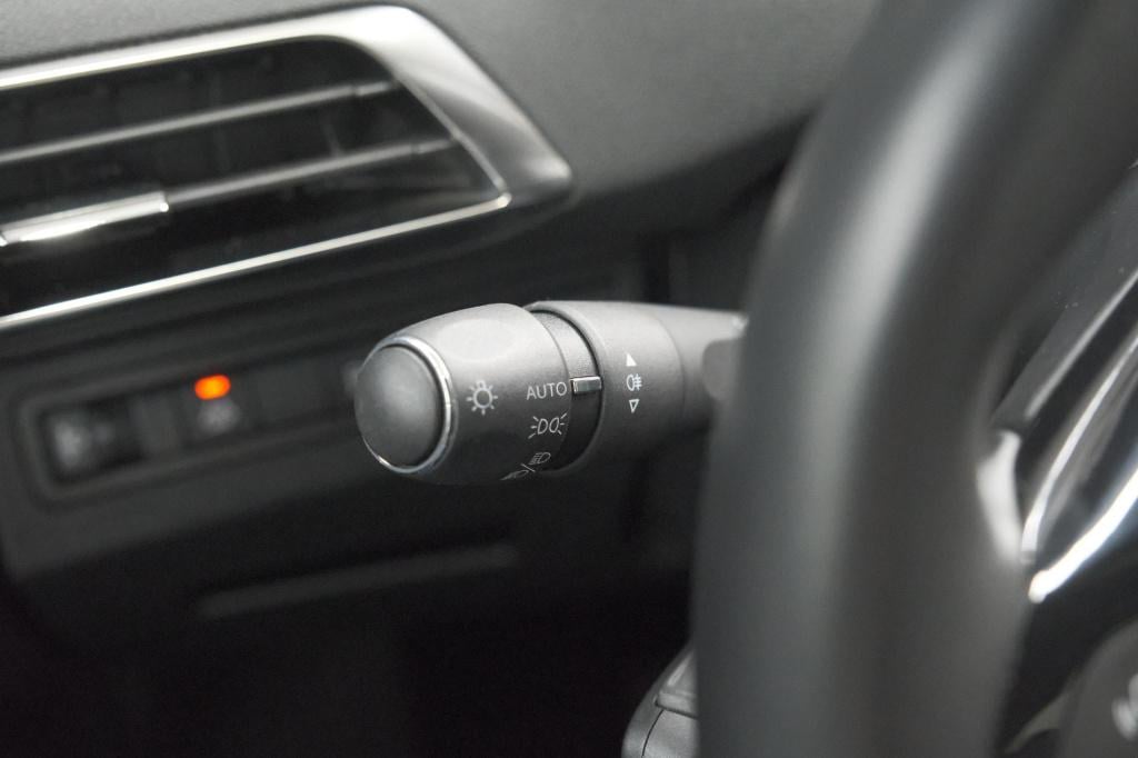 Peugeot 3008 1.6 plug-in hybrid 225 allure | camera | dodehoekdetectie | na