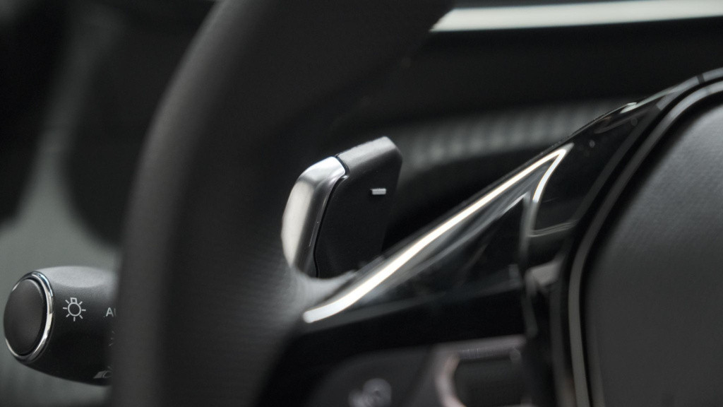 Peugeot 2008 puretech 130 eat8 gt | 360 camera | adaptieve cruise control |