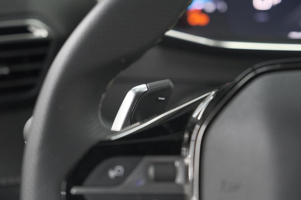 Peugeot 2008 puretech 130 eat8 gt | 360 camera | stoelmassage | adaptieve c