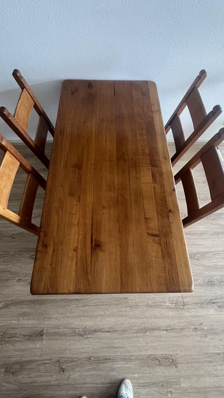Massief eiken eethoek – tafel + 4 stoelen – zeer mooie kwaliteit